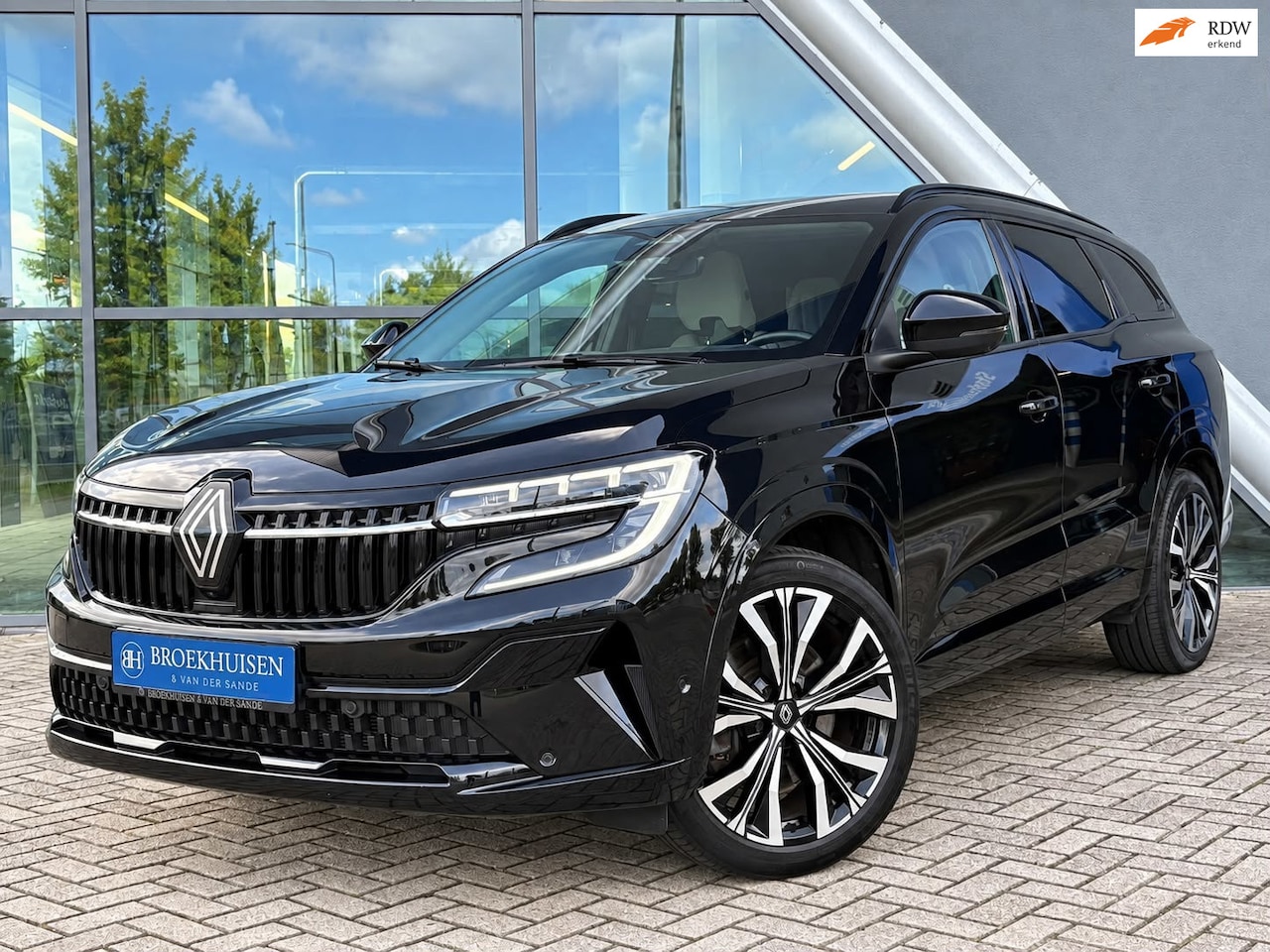 Renault Espace - E-Tech full hybrid 200 iconic 7p. 4Wheel Drive Panoramdak / 360 Camera / Massage stoelen - AutoWereld.nl