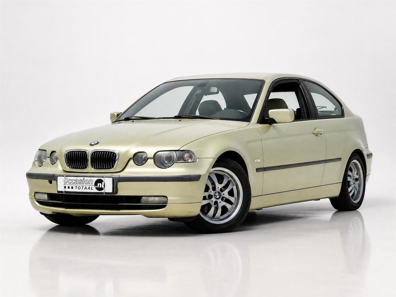BMW 3-serie Compact - 325ti Executive | Automaat | Cruise | Stoelverwarming - AutoWereld.nl