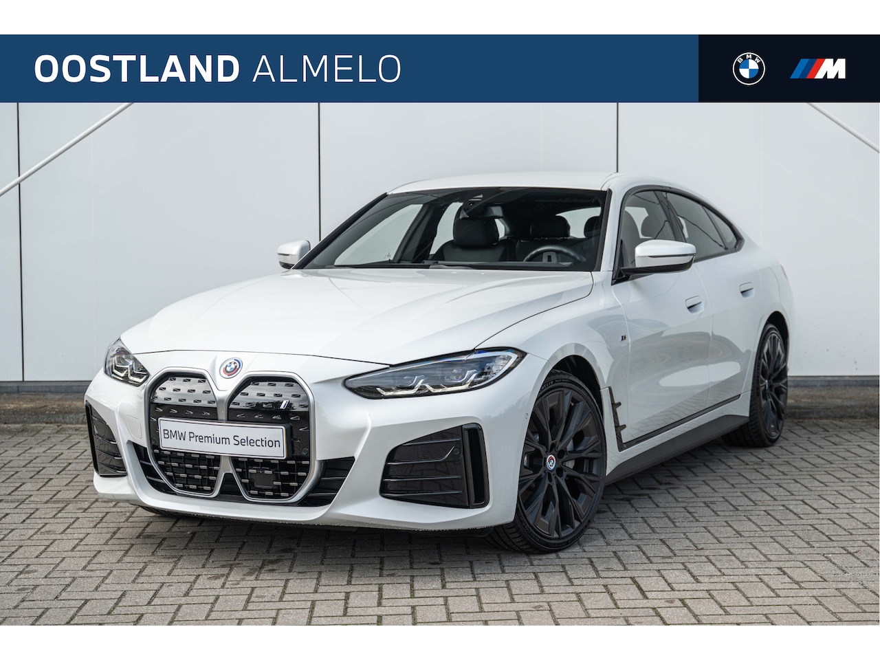 BMW i4 - eDrive40 M Sport / Trekhaak / Cruise Control / Ambiance verlichting / Achteruitrijcamera - AutoWereld.nl