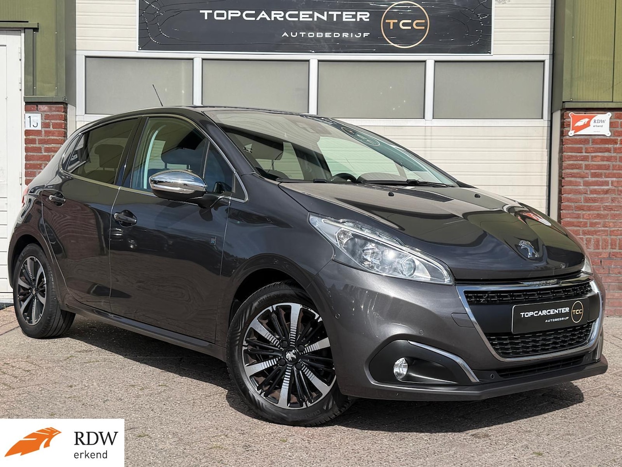 Peugeot 208 - 1.2 GT-Line/AIRCO/NAVI/CARPLAY/CAMERA/PARKS/APK - AutoWereld.nl