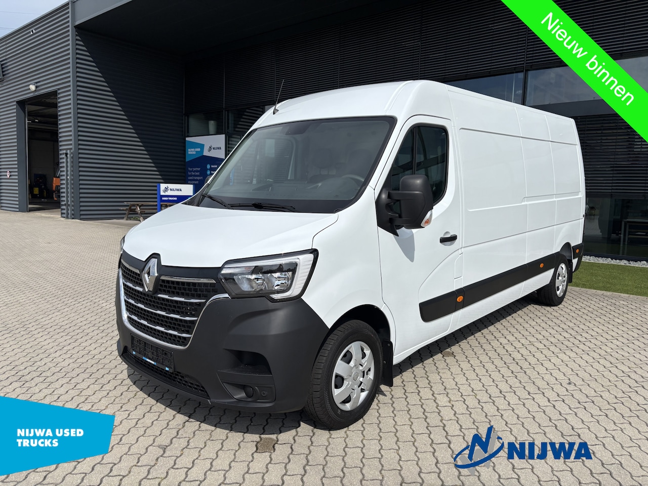 Renault Master - T35 150 L3H2 Navi + Trekhaak - AutoWereld.nl