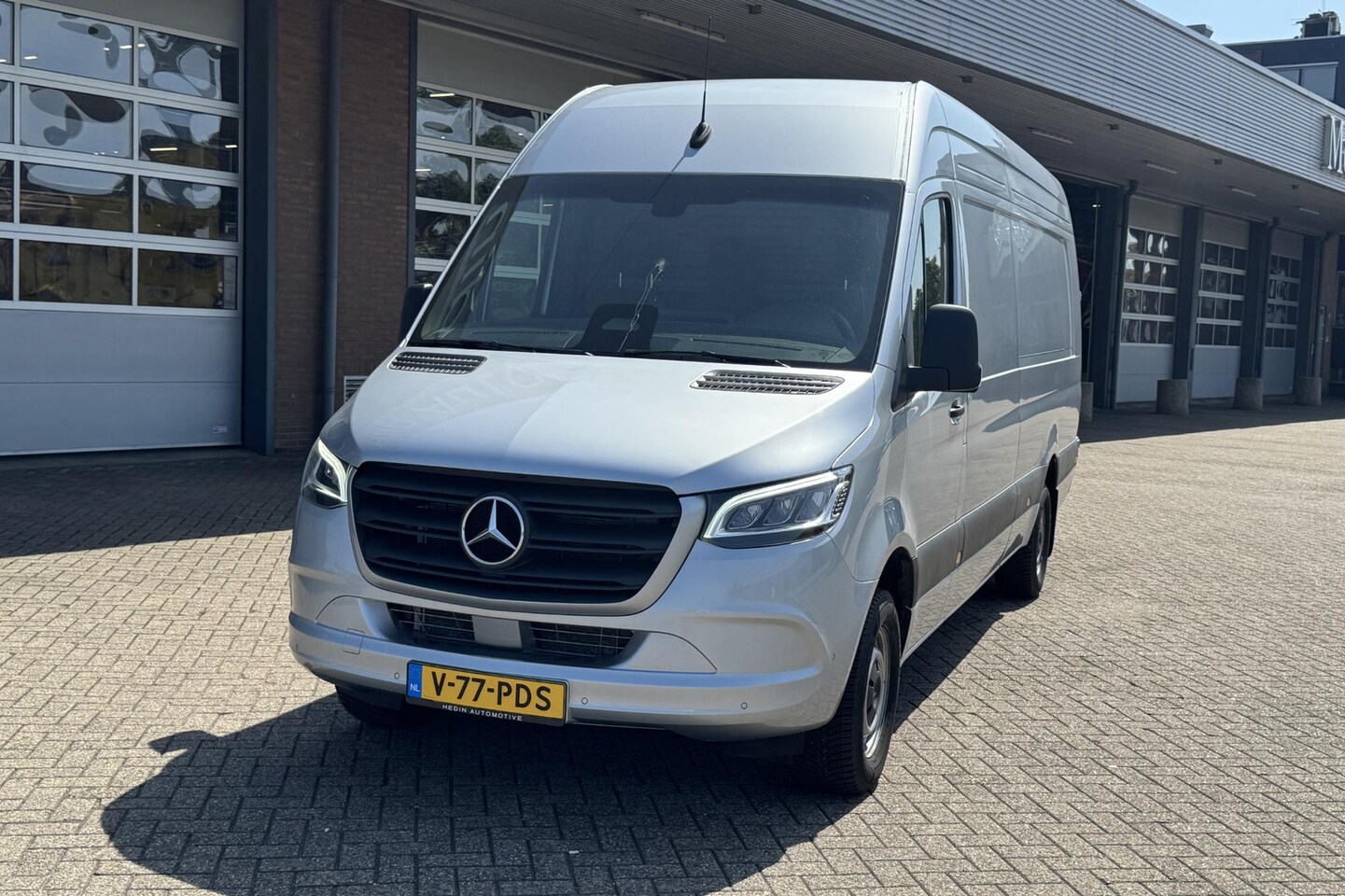 Mercedes-Benz Sprinter - 317 Diesel L4/H2 Automaat Pro | LED | Parkpilot | Airco | Navigatie | Cruise Control - AutoWereld.nl