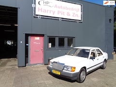 Mercedes-Benz 200-500 (W124) - 230 E Automaat, Zeer mooi