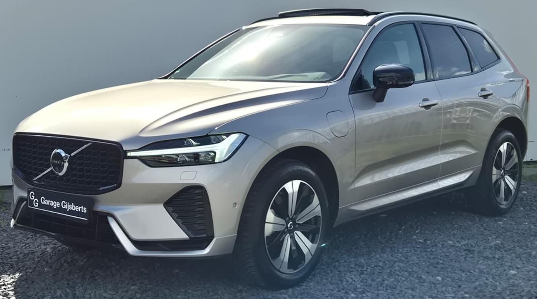 Volvo XC60 - 2.0 T6 Phev AWD Plus Dark Lighting Pack - Power seats met Memory - 19” Wielen - Panoramada - AutoWereld.nl