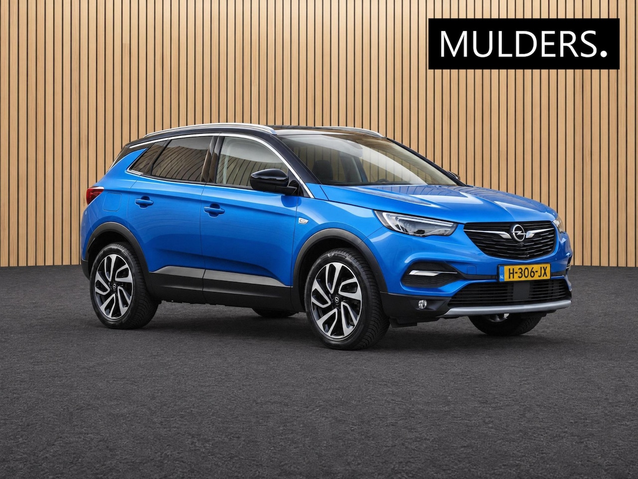 Opel Grandland X - 1.6 Turbo Ultimate Automaat | Navi / Camera / Leder - AutoWereld.nl