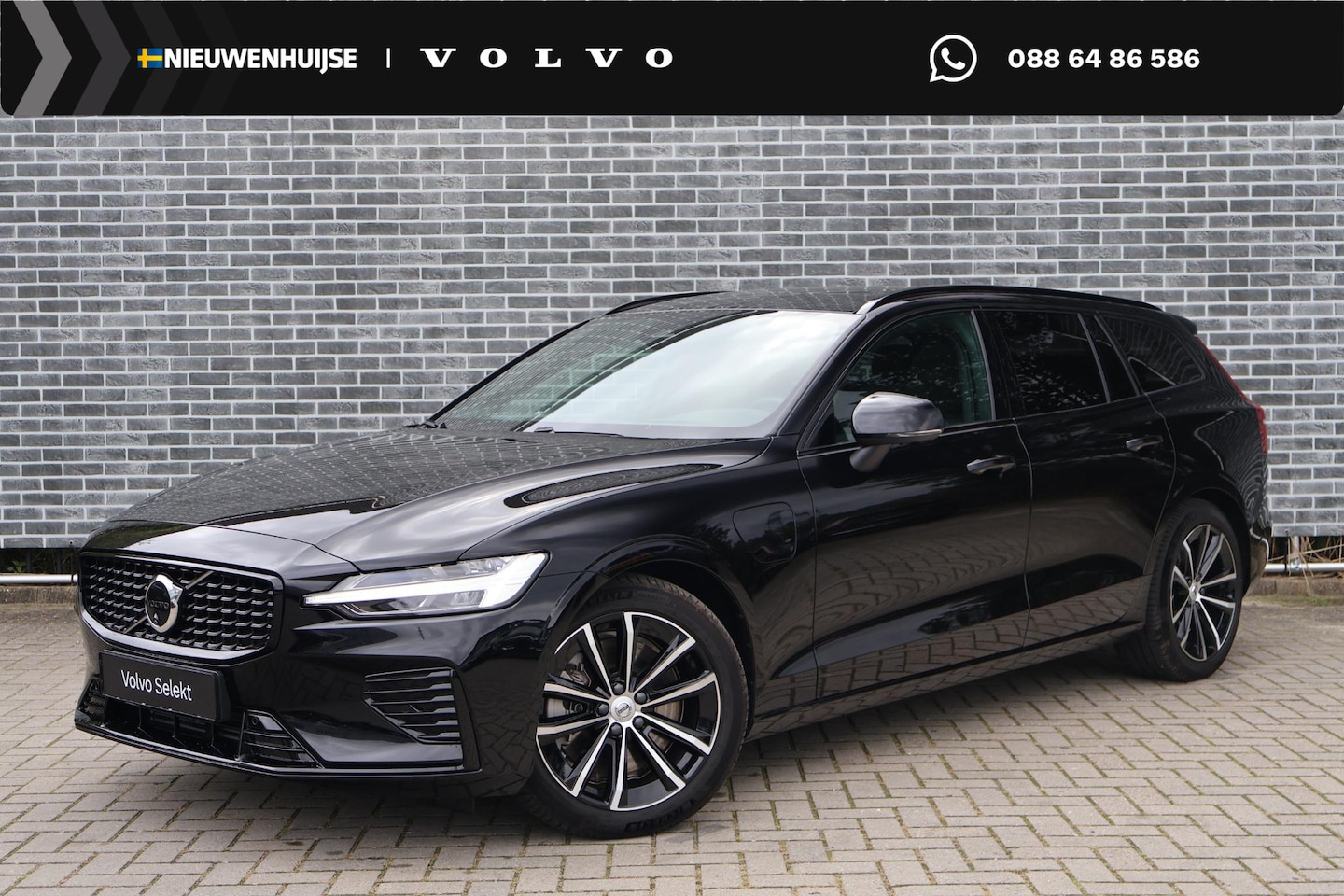 Volvo V60 - 2.0 T8 Plug-in Hybrid AWD Plus Dark | PHEV Long Range | Trekhaak | Sportstoelen | Panorama - AutoWereld.nl