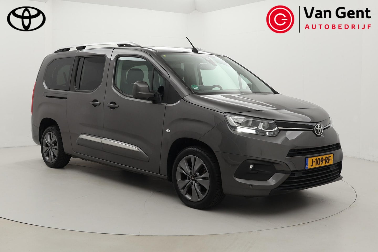 Toyota ProAce City Verso - 7 pers. 1.2 Turbo Dynamic Long | Trekhaak | Tillift | Navigatie | Leder | Stoelverwarming - AutoWereld.nl