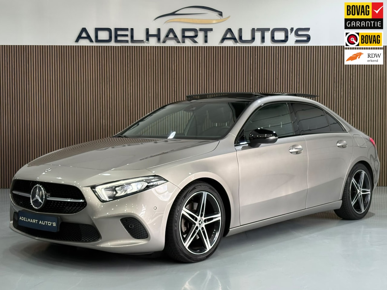 Mercedes-Benz A-klasse - 200 Launch Edition Premium Automaat Panoramadak / Full map navigatie / Cruise control / Cl - AutoWereld.nl