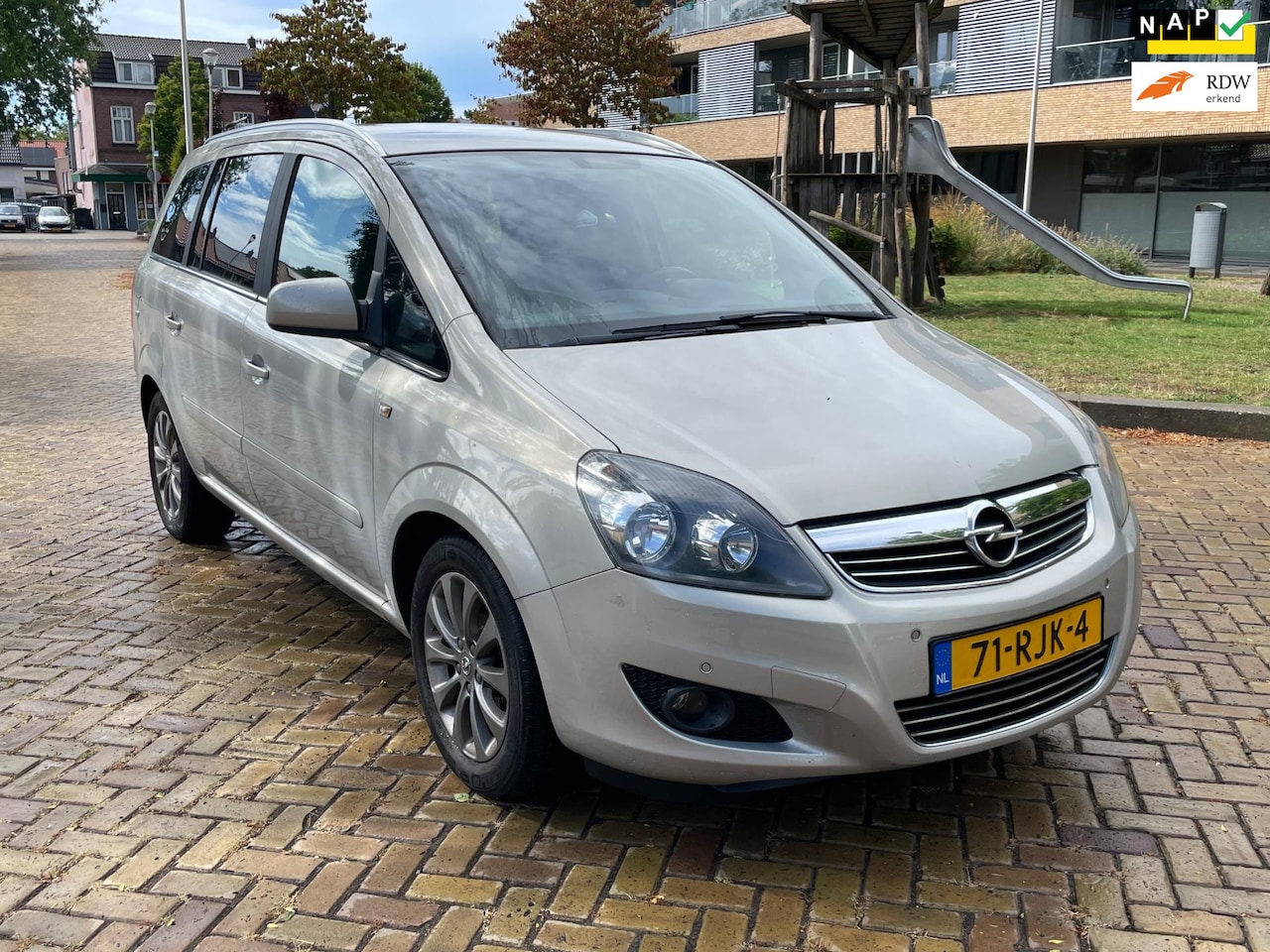 Opel Zafira - 1.8 Edition 1.8 Edition, 7pers, LETOP BAK HEEFT BIJ GELUID , Aut, Navi, Pdc, 2e eig afk, Geen import, - AutoWereld.nl