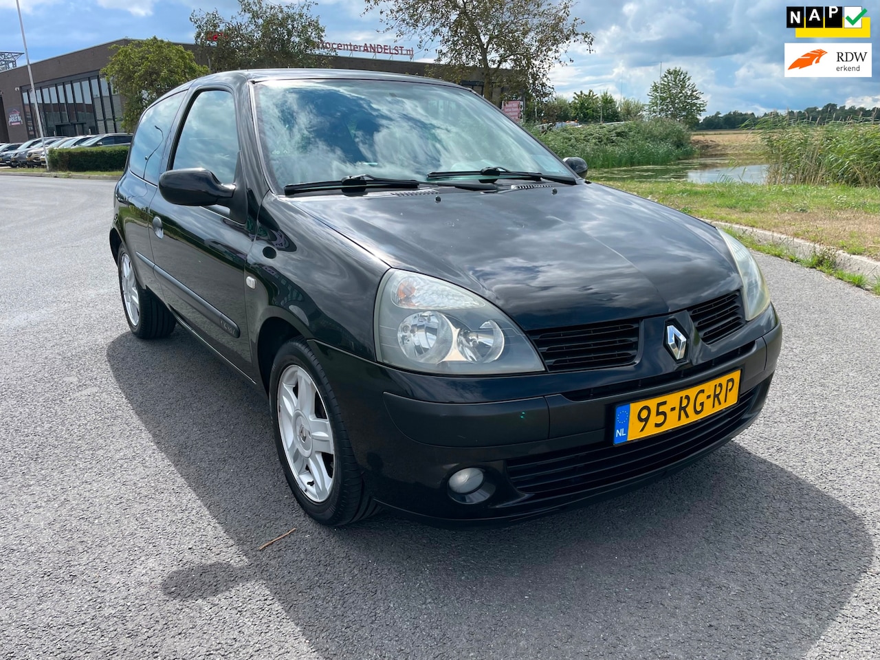 Renault Clio - 1.4-16V Authentique Comfort 1.4-16V Authentique Comfort, 5pers, 3drs, Airco, Elektr ramen, Lmv, Radio CD speler, Geen - AutoWereld.nl