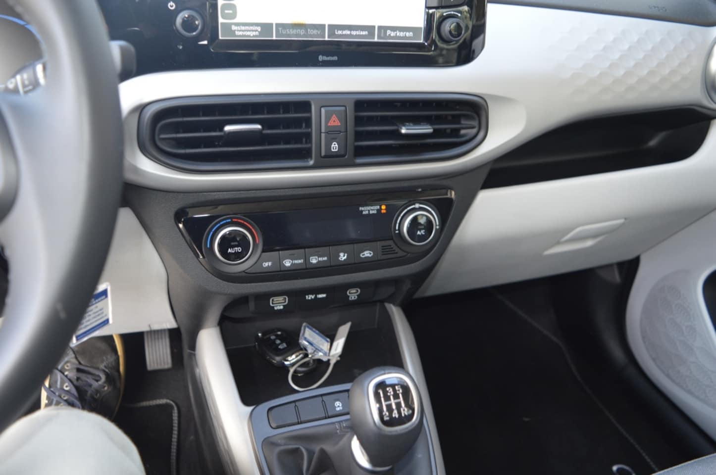 Hyundai i10 - 1.0 Premium Navi PDC Camera LMV 12-2025