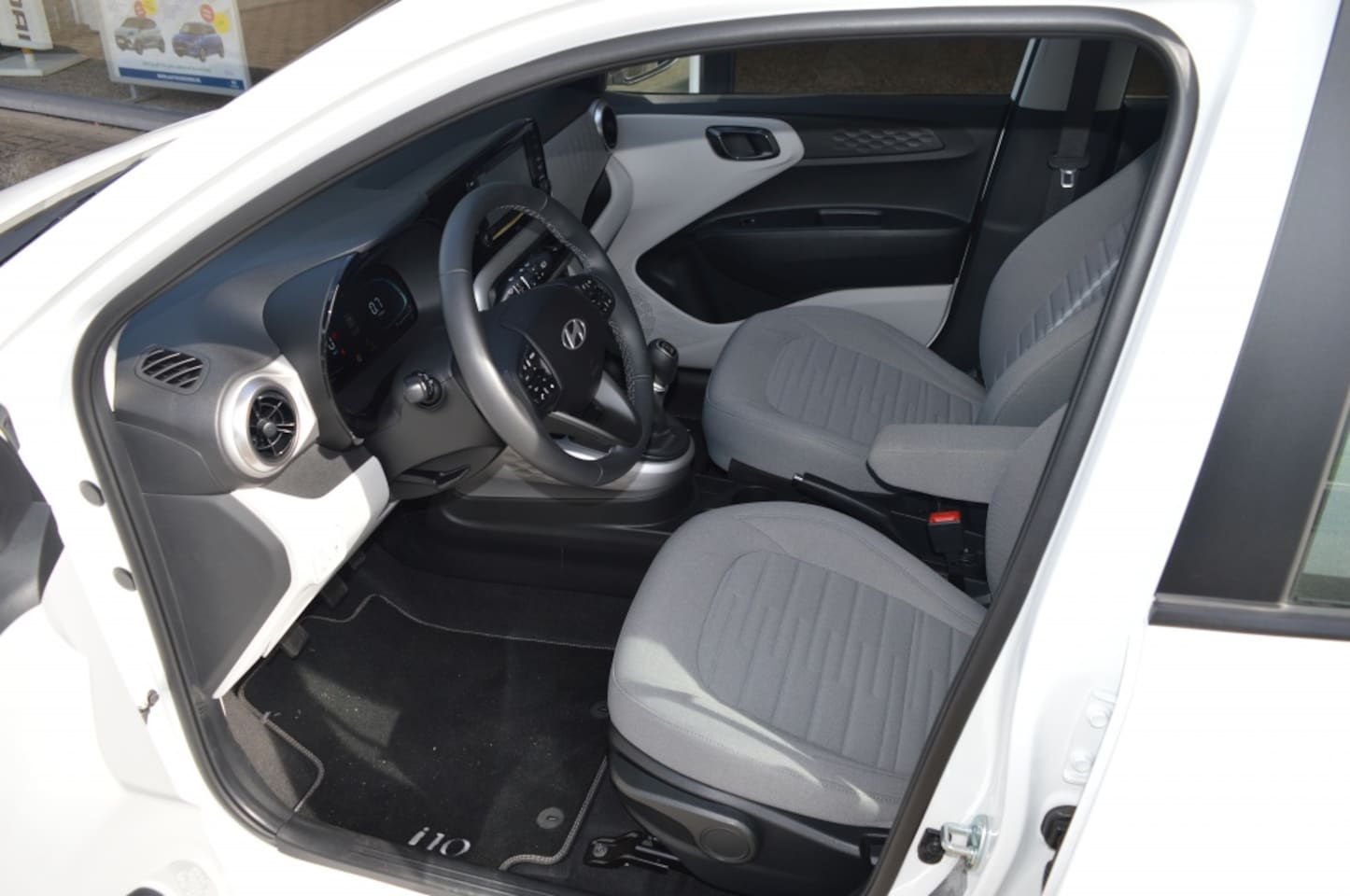 Hyundai i10 - 1.0 Premium Navi PDC Camera LMV 12-2025