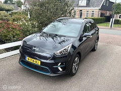 Kia e-Niro - DynamicLine 64 kWhv 3-FASE LADEN SOH 100% CARPLAY ACHTERUITRIJ CAMERA STOEL/STUURVERWARMIN