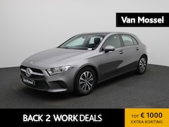Mercedes-Benz A-klasse - 180 | Panoramadak | Achteruitrijcamera | Stoelverwarming | Parkeersensoren |