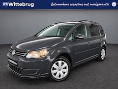 Volkswagen Touran - 1.2 TSI Highline BlueMotion 5 Persoons / Cruise controle / Parkeersensoren V+A / Stoelverw
