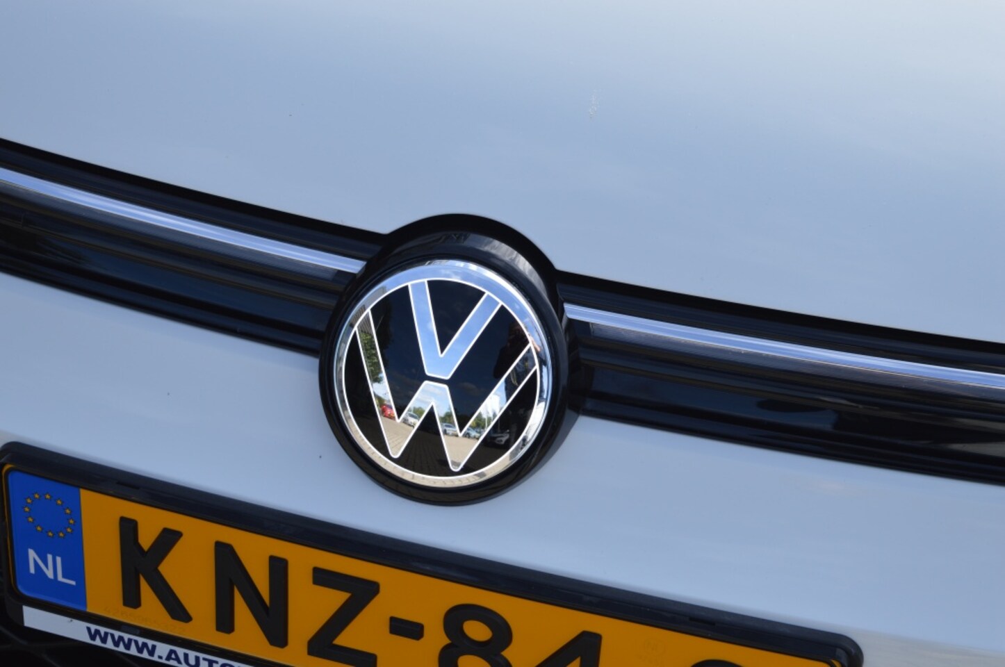 Volkswagen Golf - 1.5 eTSI R-Line 150pk Carplay 360 Camera LMV zwart dak