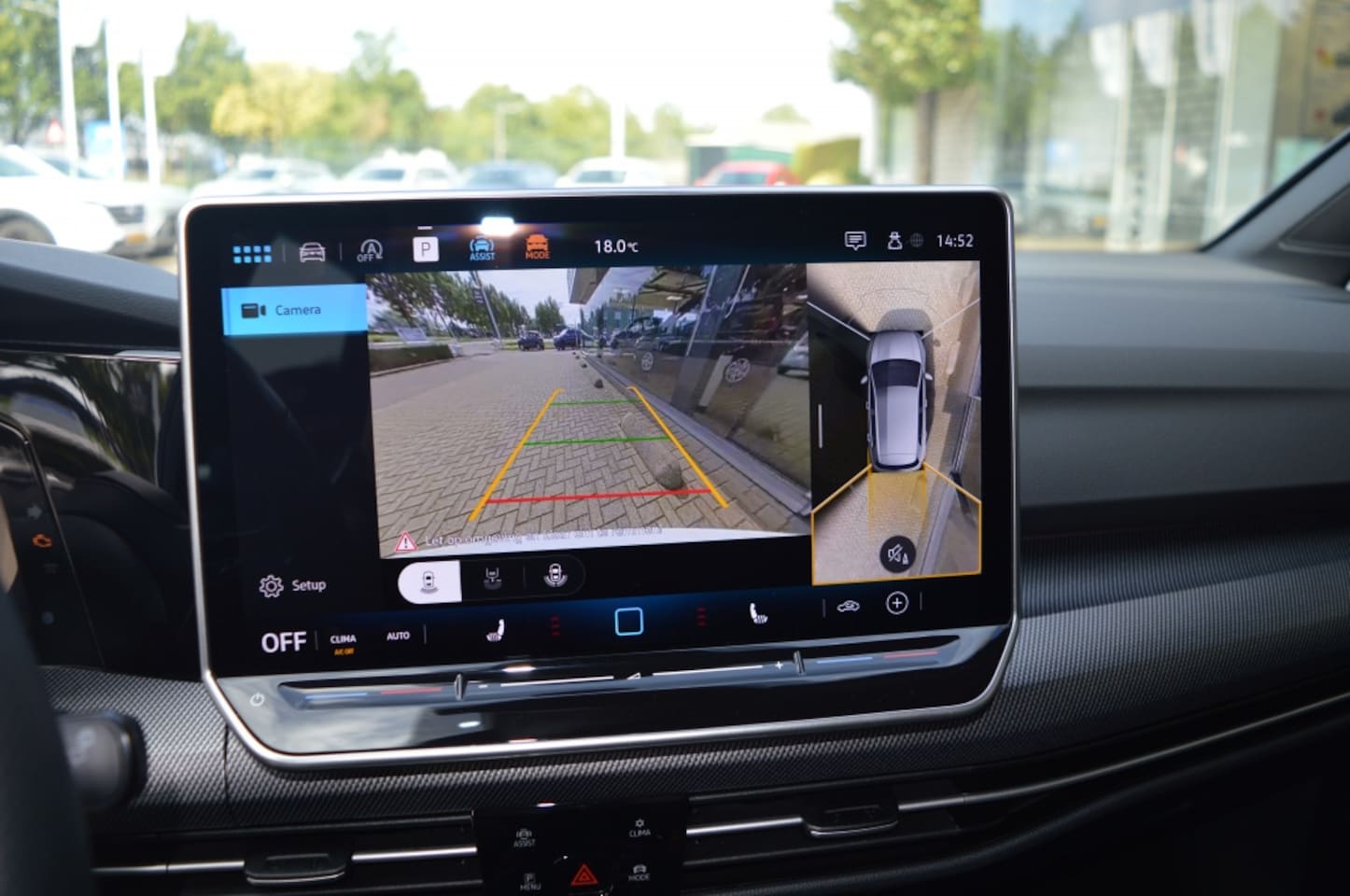 Volkswagen Golf - 1.5 eTSI R-Line 150pk Carplay 360 Camera LMV zwart dak