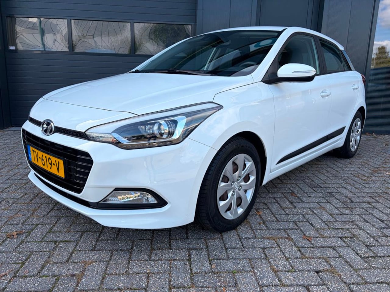 Hyundai i20 - 1.0 T-GDI Comfort 1.0 T-GDI Comfort, Camera, Cruise, Clima, Navi - AutoWereld.nl