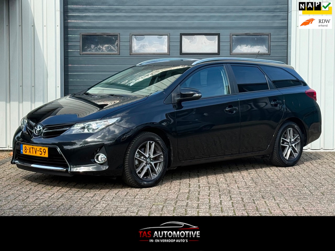 Toyota Auris Touring Sports - 1.6 Comfort 2e EIG/NAVI/CRUISE - AutoWereld.nl