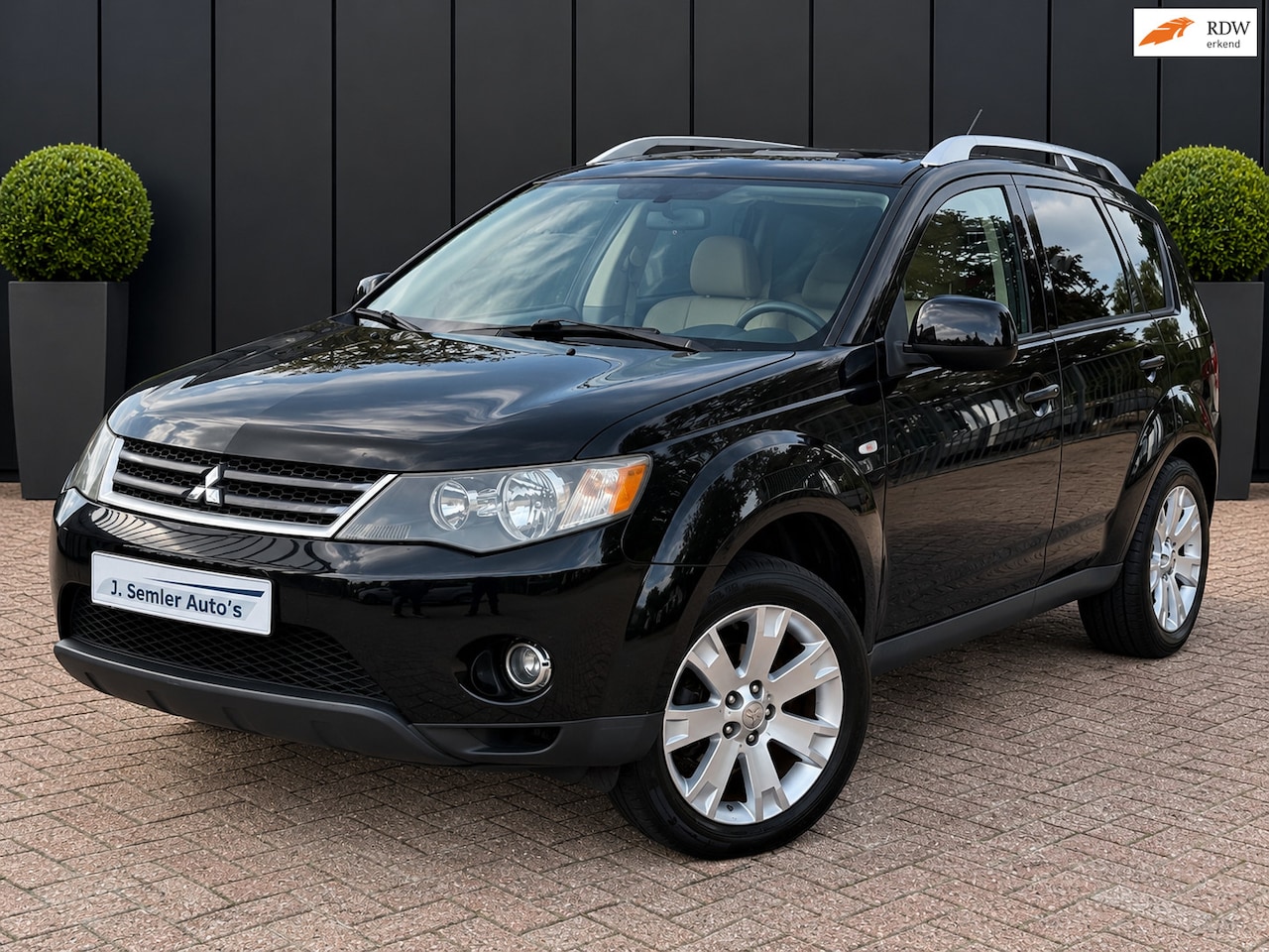 Mitsubishi Outlander - 3.0 V6 AUTOMAAT NAVI SCHUIFDAK LEER - AutoWereld.nl
