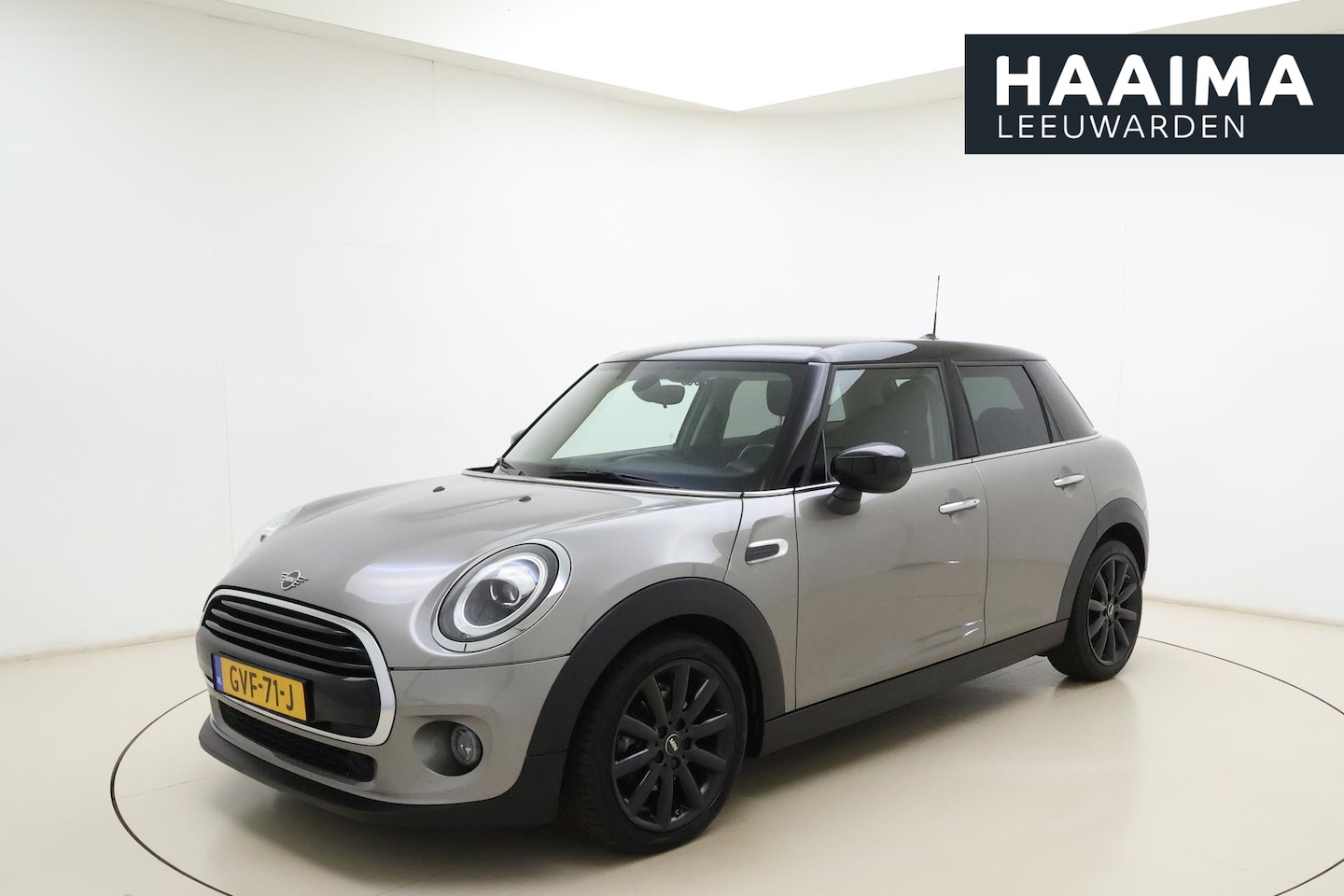 MINI 5-Deurs - 1.5 Cooper 60 Years Edition Automaat | Navigatie | Climate control | Parkeersensoren |5 De - AutoWereld.nl