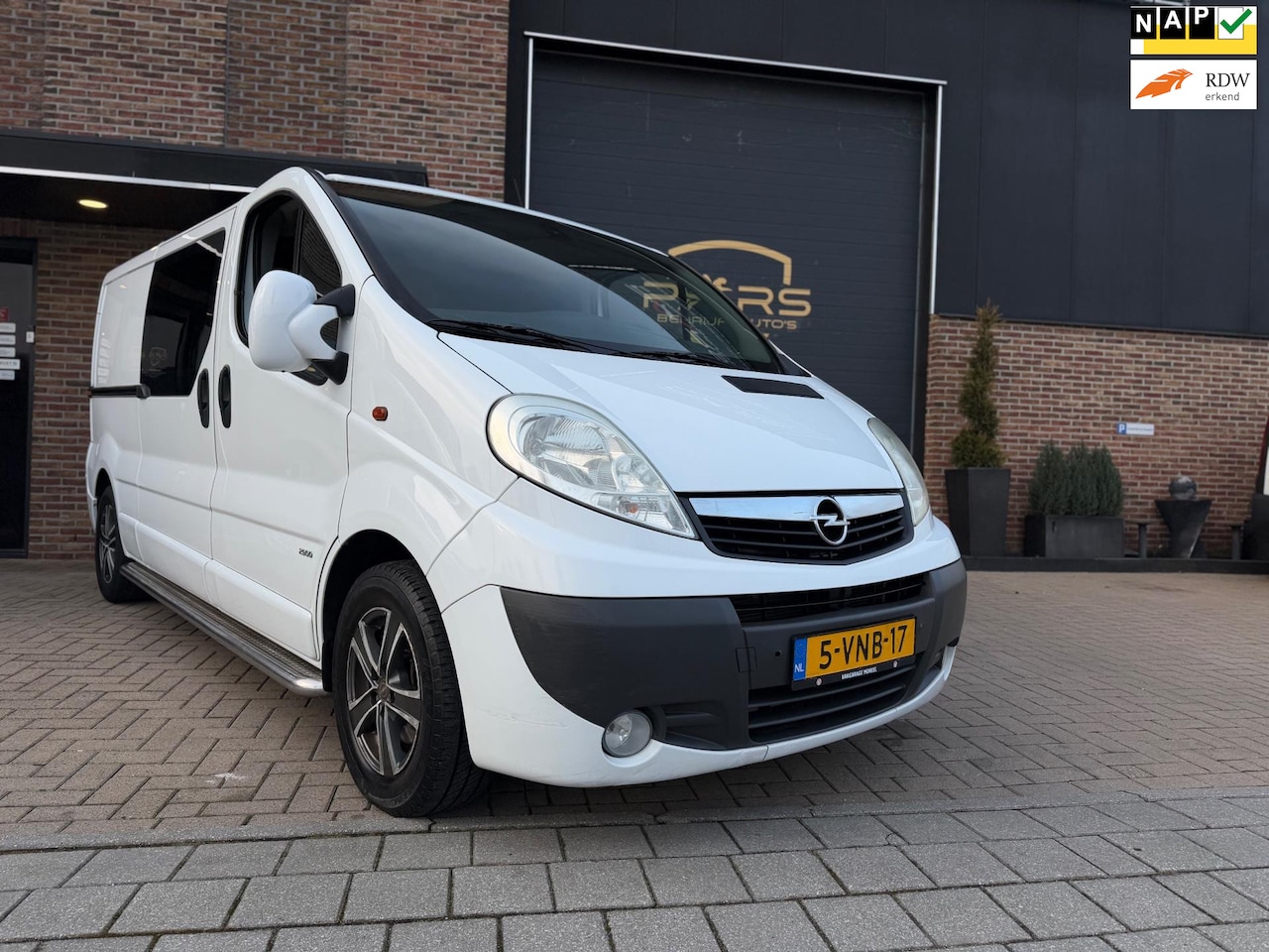 Opel Vivaro - 2.5 CDTI 146PK L2H1 DC Dubbele Cabine 6PRSN Airco Navi Cruise Elk.Ramen - AutoWereld.nl