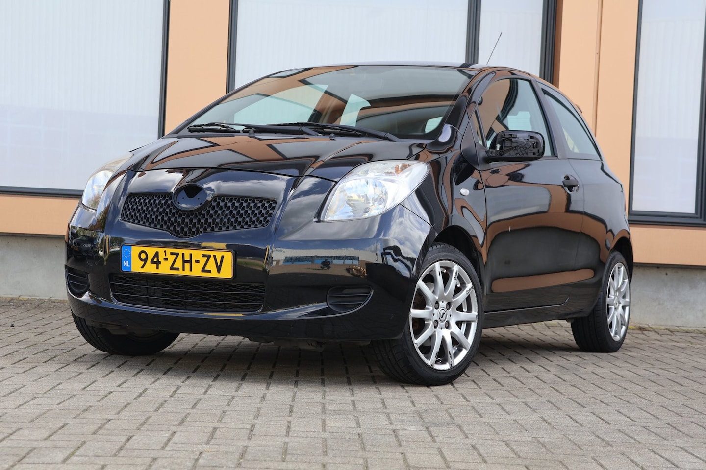 Toyota Yaris - 1.0 VVTi Spirit |Airco|Leder - AutoWereld.nl