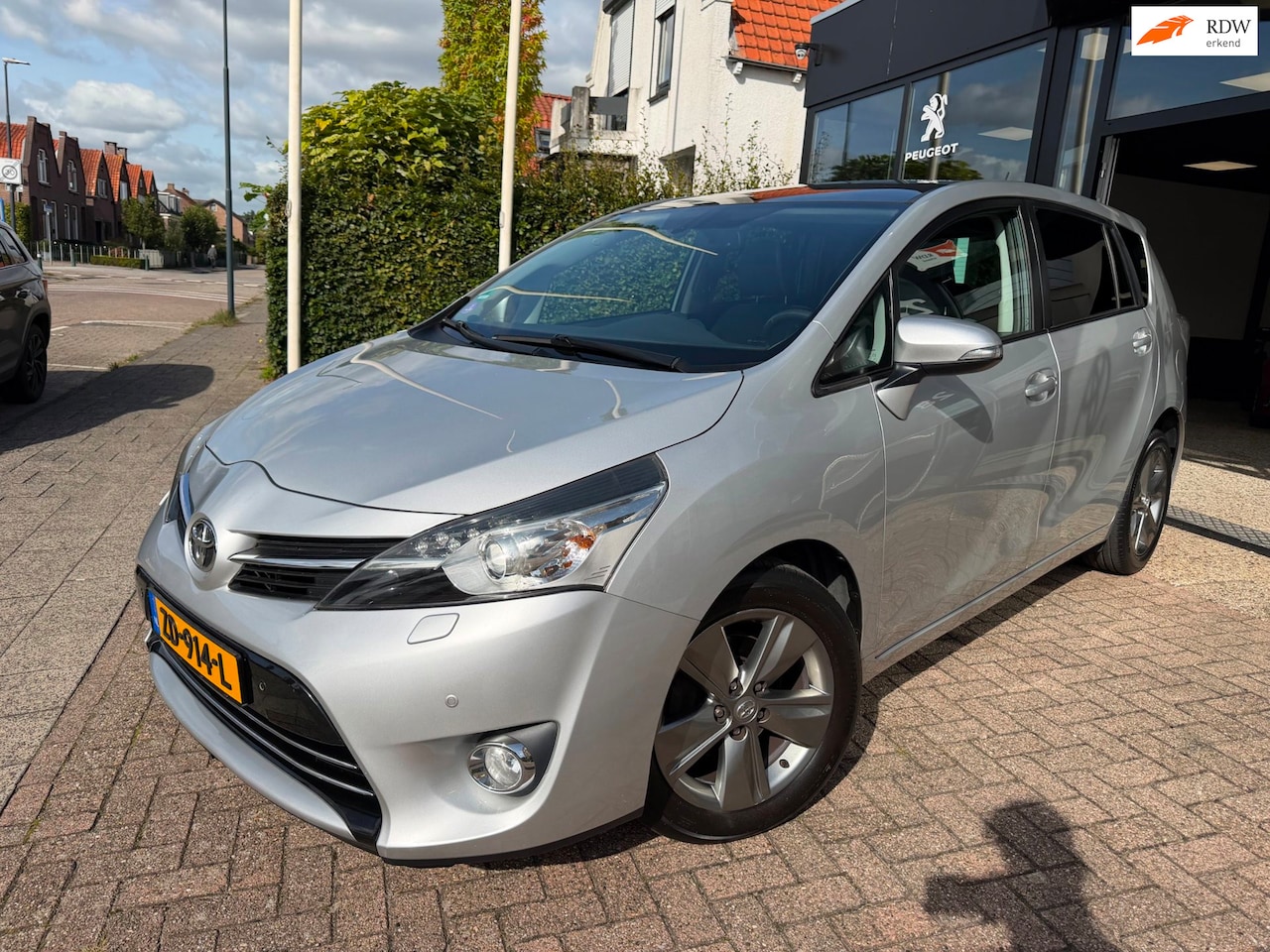 Toyota Verso - 1.8 VVT-i Dynamic Business|Pano|Navi|Half Leder - AutoWereld.nl