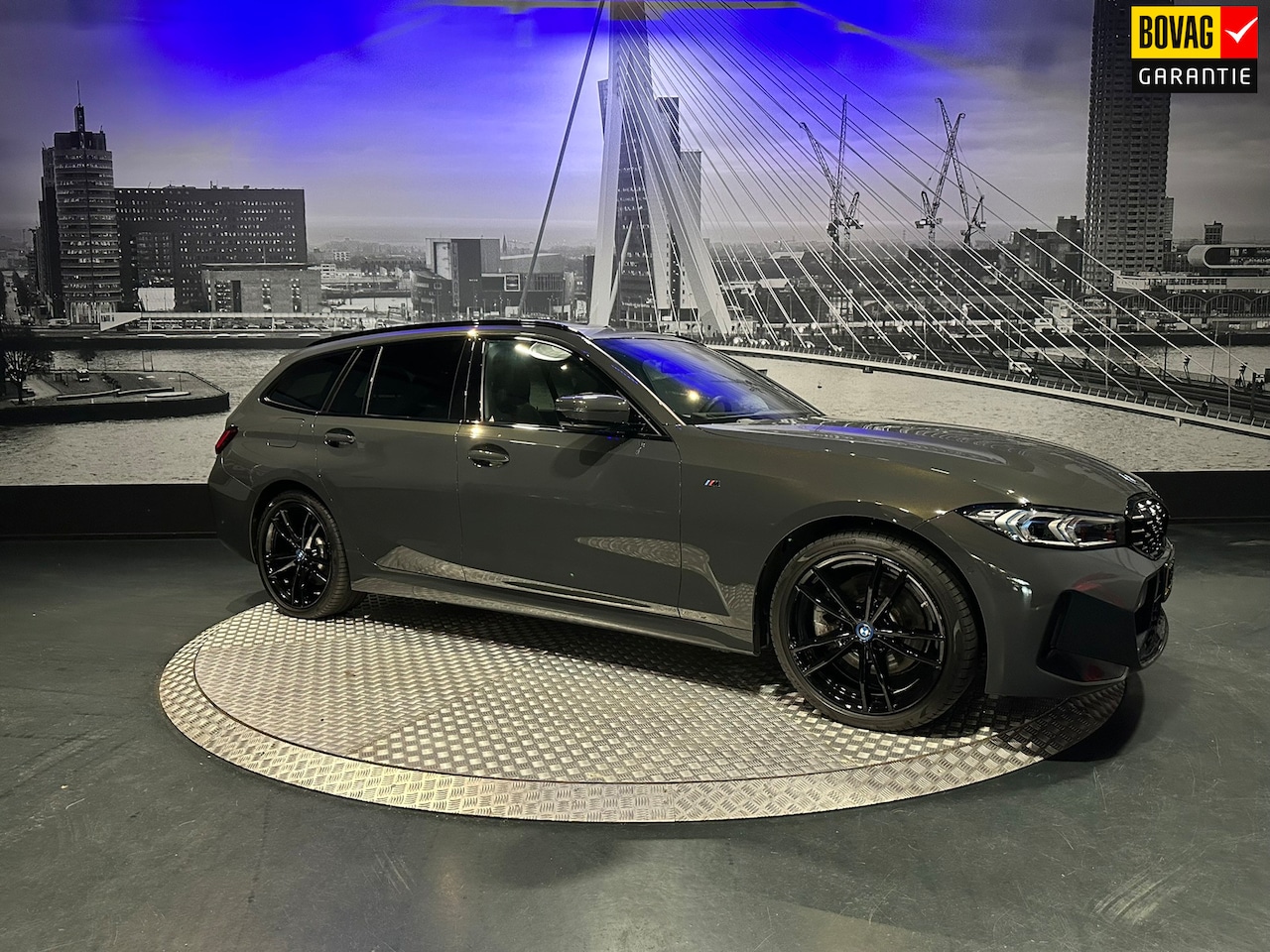 BMW 3-serie Touring - 330e *Dravitgrau*Pano*HUD*Trekhaak* - AutoWereld.nl