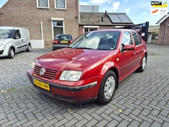 Volkswagen Bora - 1.6 Trendline Met nieuwe Apk 10-11-2027