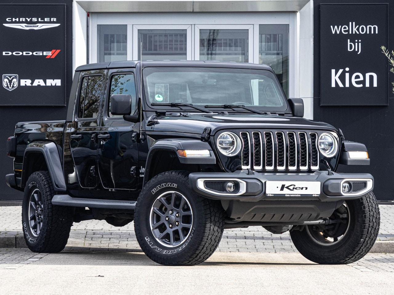 Jeep Gladiator - Grijs Kenteken | Luxe Lederen Bekleding | Cruise Control | Trekhaak | Navigatie | Camera - AutoWereld.nl
