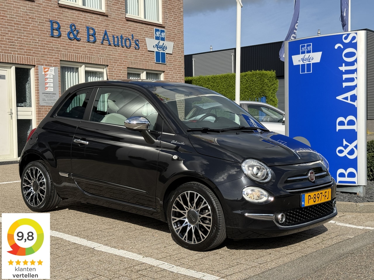 Fiat 500 - 1.0 Hybrid Dolcevita l PANO-DAK l LEDER l ECC l C.C l LED l NAVI l PDC l 63.000km - AutoWereld.nl