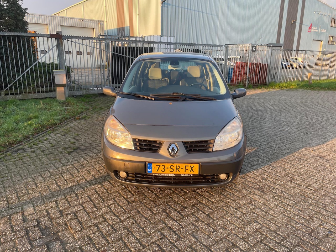 Renault Grand Scénic - 2.0-16V Dynamique Comfort 7 Zits - AutoWereld.nl