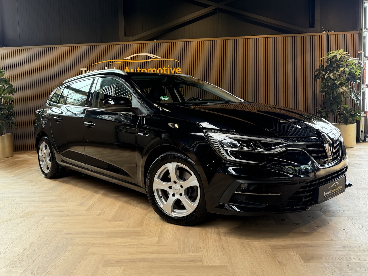 Renault Mégane E-Tech - Estate 1.6 Plug-In Hybrid 160 Business Zen - AutoWereld.nl