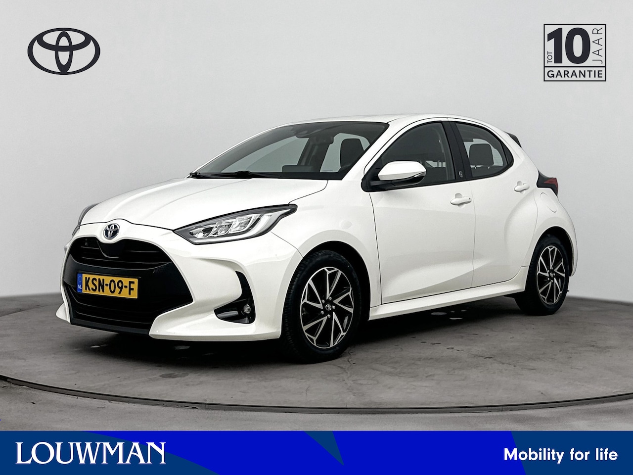 Toyota Yaris - 1.5 Hybrid 115 First Edition | Cruise Control Adaptief | Stoelverwarming | Achteruitrijcam - AutoWereld.nl