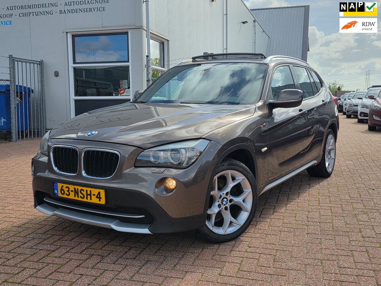 BMW X1 - SDrive18i Executive pano zw hemel leer - AutoWereld.nl