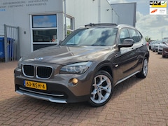 BMW X1 - SDrive18i Executive pano zw hemel leer