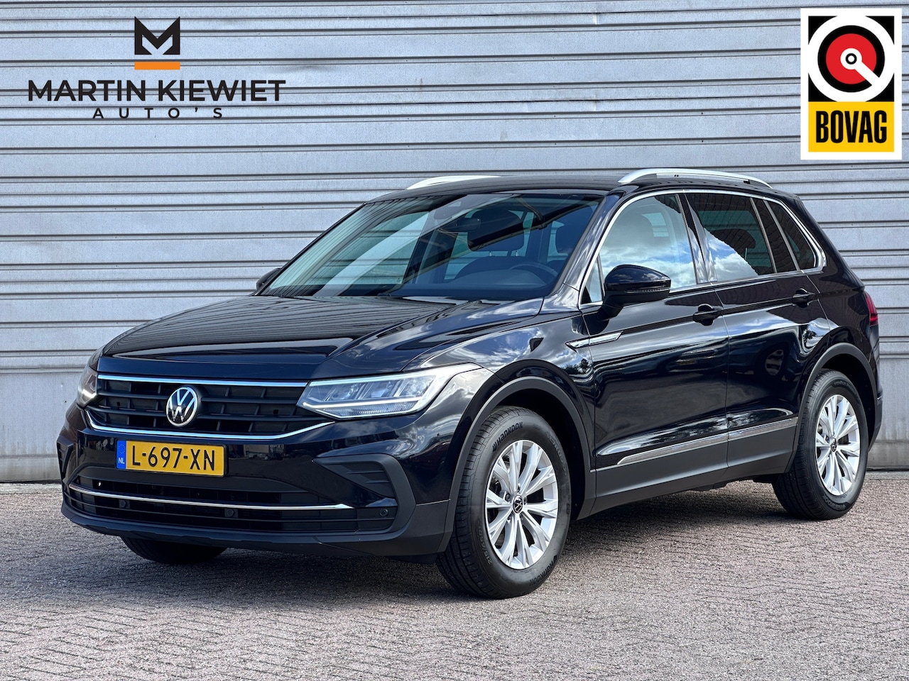 Volkswagen Tiguan - 1.5 TSI Life Business|ACC|Stoelverwarming|Comfortstoelen|Climate Control - AutoWereld.nl