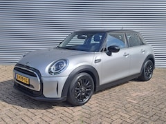 MINI 5-Deurs - 1.5 Cooper Camden Edition | Navi | Sensoren | Cruise | DAB | Apple Carplay/Android Auto