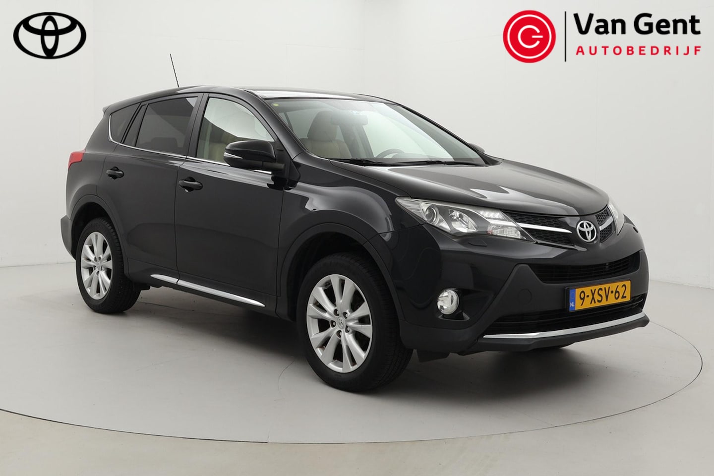 Toyota RAV4 - 2.0 Executive Business 4WD | Trekhaak | Navigatie | Leder | JBL | Stoelverwarming | Keyles - AutoWereld.nl