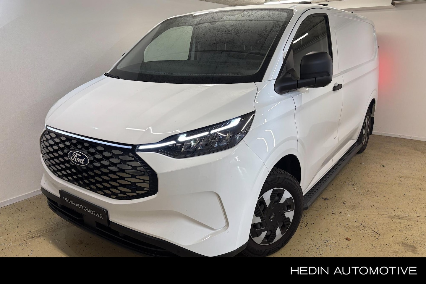 Ford Transit Custom - E-Transit 320 L1H1 Trend 65 kWh - AutoWereld.nl
