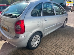Citroën Xsara Picasso - 2.0i-16V Attraction AUTOMAAT