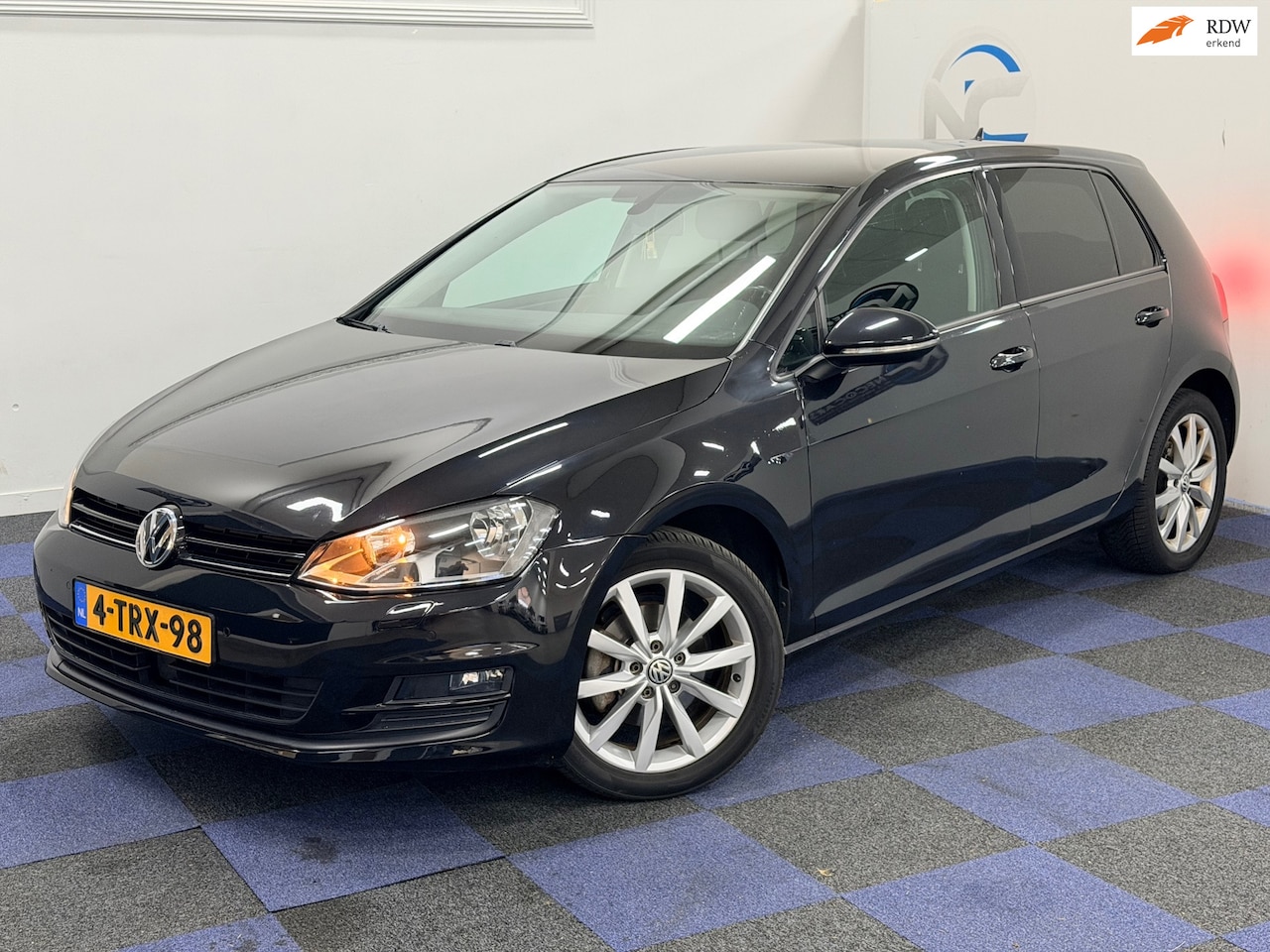 Volkswagen Golf - 1.2 TSI Highline / STOELVERWARMING / CRUISE-CONTROL / ACC / STOELVERWARMING - AutoWereld.nl