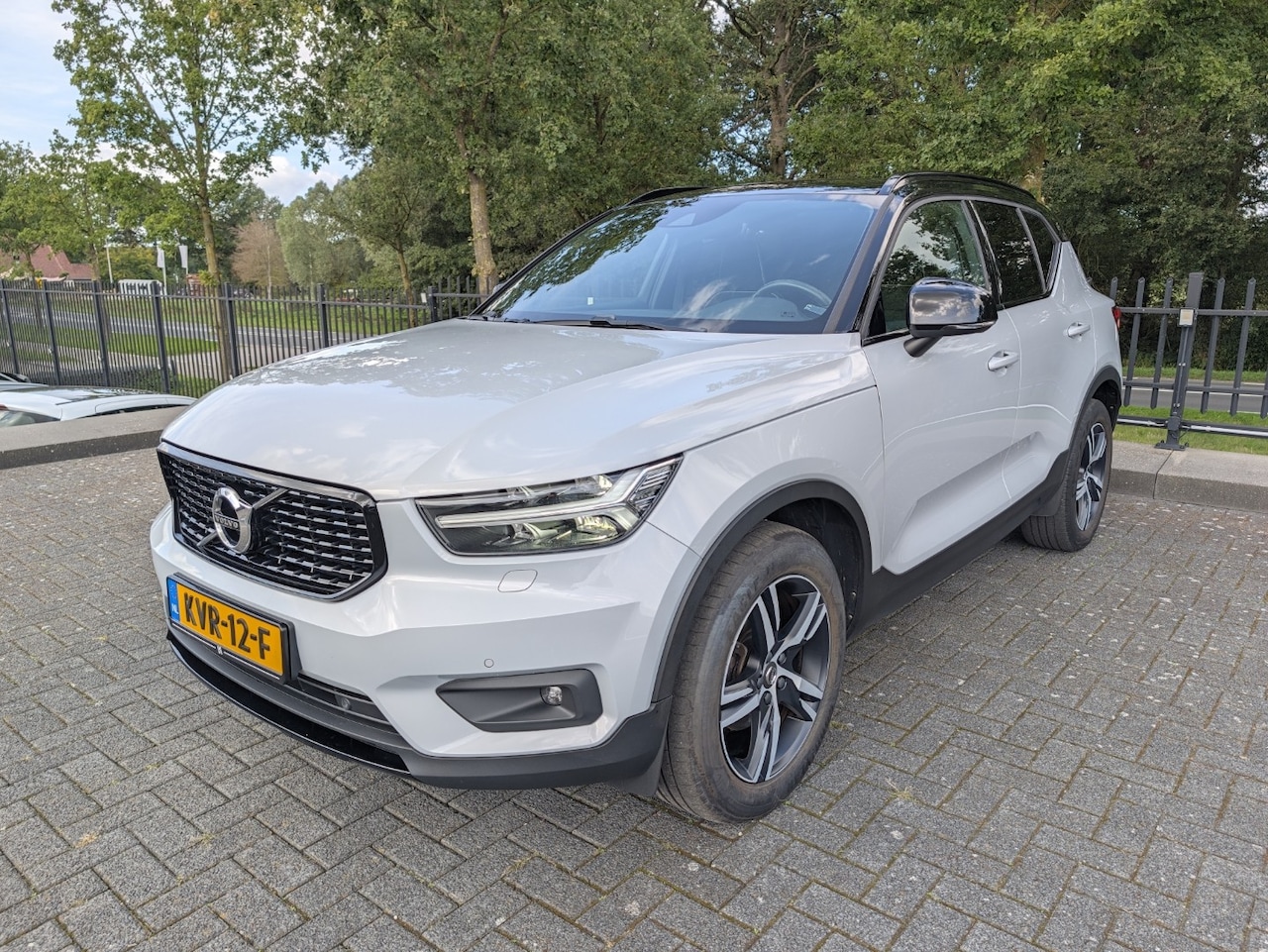 Volvo XC40 - T3 | R-Design | Trekhaak | PDC | Navi | LED | ACC | 2WD | Halfleer | - AutoWereld.nl