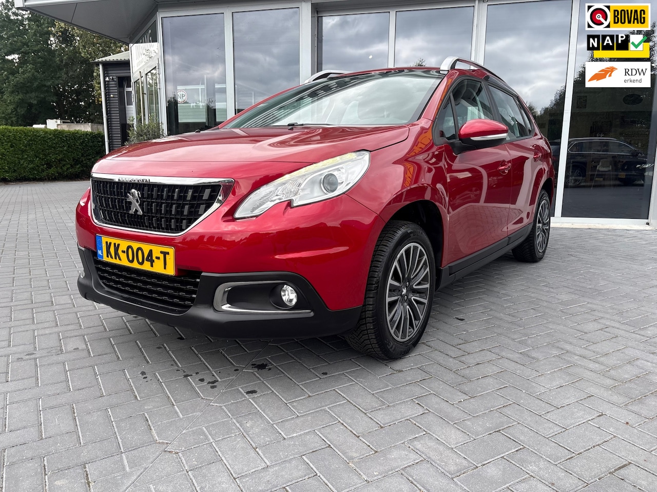 Peugeot 2008 - 1.2 PureTech Blue Lion automaat trekhaak - AutoWereld.nl