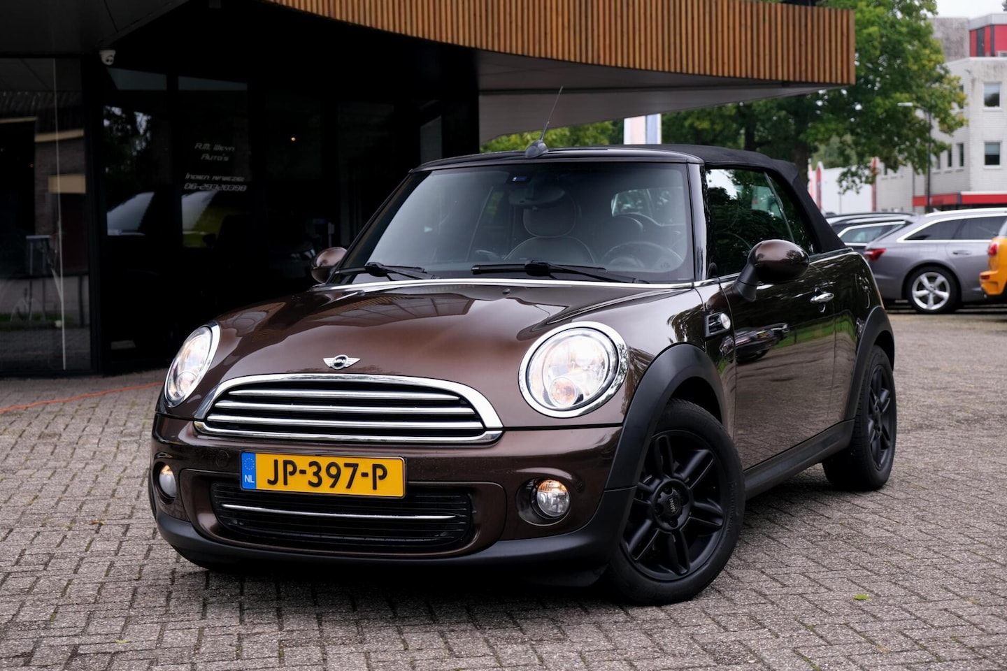 MINI Cabrio - 1.6 Cooper Chili|Rijklaar!|Stoelverwarming|Leder|Windscherm|Bluettoh|Navi|Cruise - AutoWereld.nl