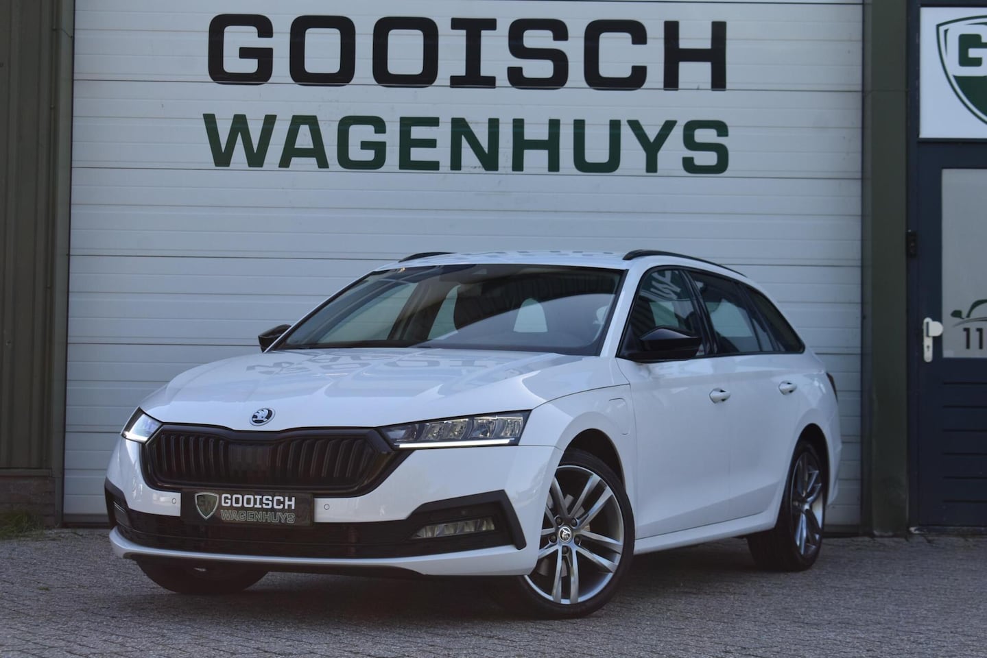 Skoda Octavia Combi - 1.4 TSI iV PHEV Business Ed. | Head-UP | Black Pack | - AutoWereld.nl
