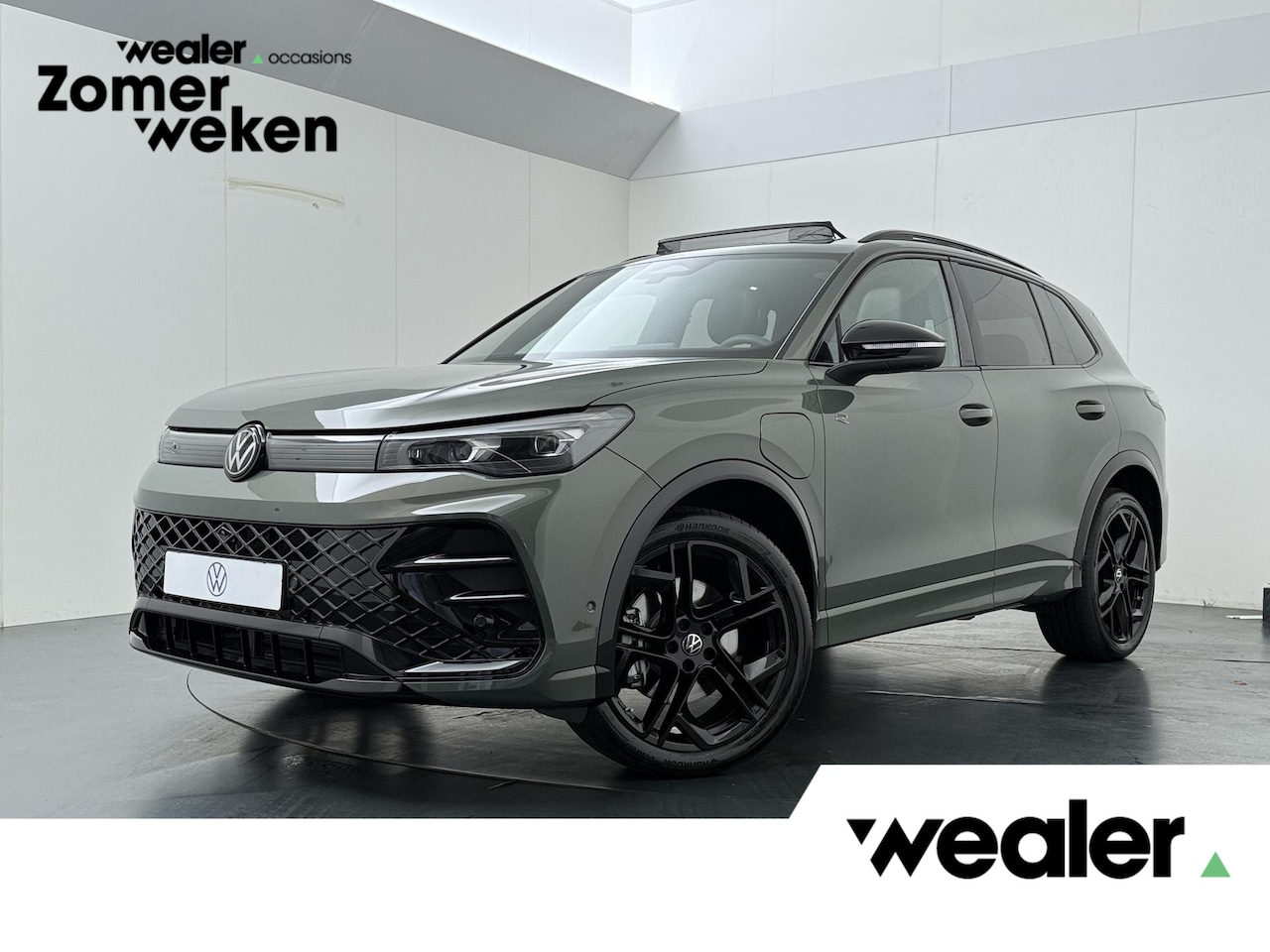 Volkswagen Tiguan - 1.5 eHybrid R-Line Edition | 272 PK | SoH 100% | Trekhaak wegklapbaar | Adaptive Cruise Co - AutoWereld.nl