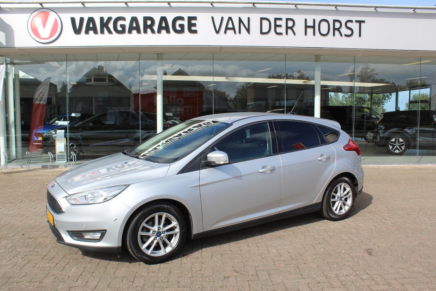 Ford Focus - 1.0 Titanium 1.0 125PK Titanium , 5 deurs , Erg goed onderhouden Climate control , Navigatie , Camera , - AutoWereld.nl