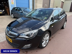Opel Astra Sports Tourer - 1.4 Turbo Sport Automaat 1e eigenaar LEDER Schuifdak Zeer luxe uitvoering met alle boekjes